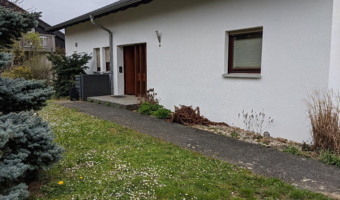 Detached house with apartment and spacious garden