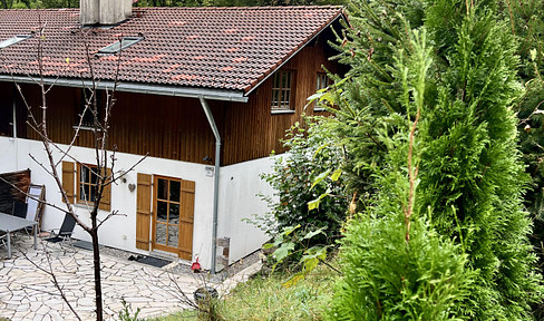 Traumhafte DHH als Ferienhaus in ruhiger Lage mit Bergblick – Ideal für Wanderer und Skifahrer