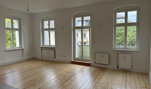 Bezugsfrei und frisch saniert - 3-Zimmer-Albauwohnung mit Balkon - Provisionsfrei