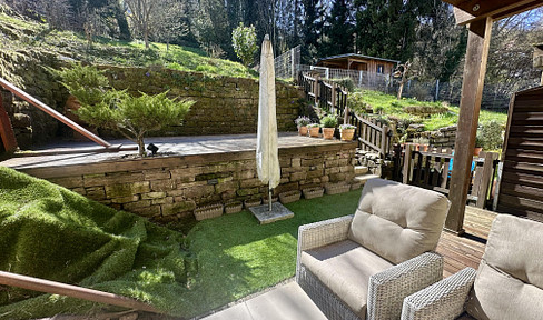 Helle freundliche 3 - Zimmer Wohnung mit herrlichem Aussenbereich in ruhiger Bestlage - möbliert