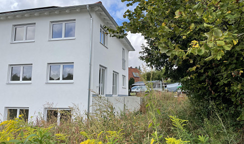 Modern semi-detached house A+ with photovoltaics - first occupancy