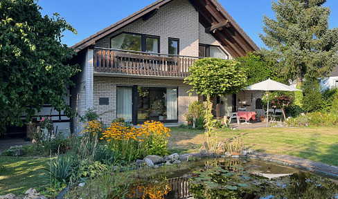 Spacious detached house with idyllic garden in a quiet location in Königswinter-Berghausen