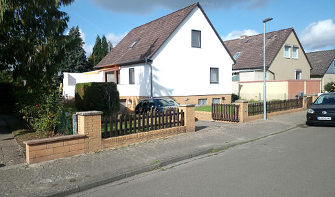 Flexibel nutzbares Familienhaus, ruhige Lage, sehr gute Infrastruktur (incl. 621m² Grundstück)