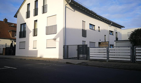 Moderne 3-Zimmer Dachgeschosswohnung mit Einbauküche in der Altstadt von Heusenstamm