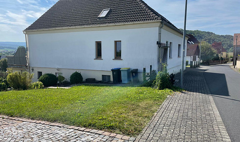 Charmantes 7-Zimmer-Einfamilienhaus mit Terrasse und Garten zu vermieten