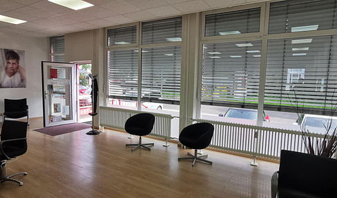 Spacious, bright store space, easily accessible in Gundelfingen, currently hairdresser