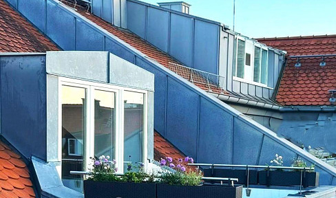 Traumhafte Terrassenwohnung in denkmalgeschütztem Altbau in der Maxvorstadt