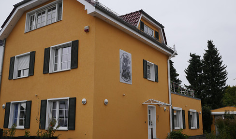 Luxuriöses Wohnhaus, u.a. mit 2 Fahrstühlen