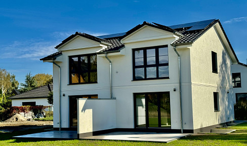 First occupancy: Semi-detached house in the countryside with heat pump and PV system in a quiet side street