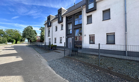 *New & central*: Spacious 4-room apartment with balcony in Westerbeck