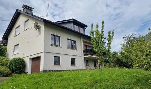 Large detached house with conservatory in Sauerland bordering Siegerland