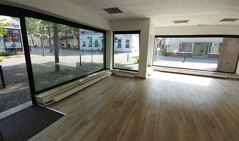 Yield with exposed commercial unit in Telgte with large glass front