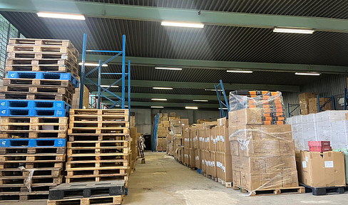 Well-maintained warehouse incl. office space, kitchen in prime 1-A location Available at short notice