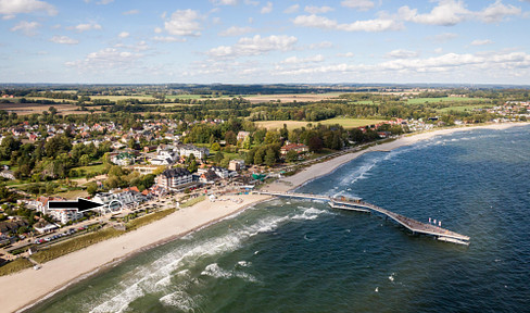 Top location in the center of Scharbeutz-Haffkrug: Exclusive store in the first row