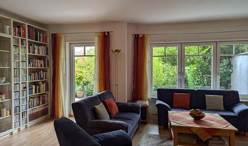 Bright, generously proportioned 3-room apartment with garden area