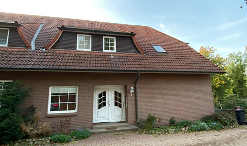 Large 4-room apartment with house character and large garden in Oldershausen