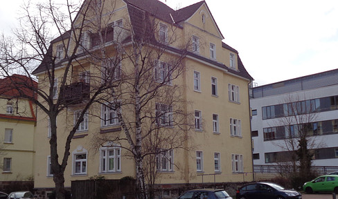 Large 3-room apartment near the city center