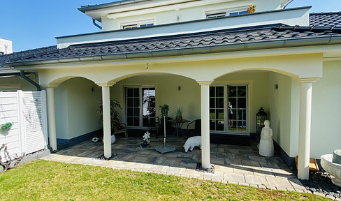 Zweigeschossige, hochmoderne Wohnung mit Terrasse und Balkon in Bestlage von Andernach