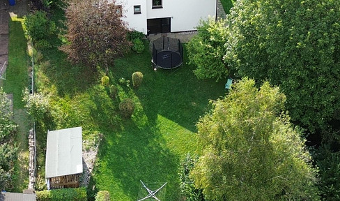 Beste Wohnlage! Wohnhaus mit Garten und Garage