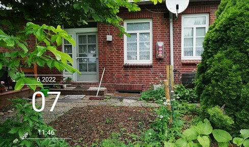 Spacious apartment in a quiet two-family house seeks a gardening enthusiast.