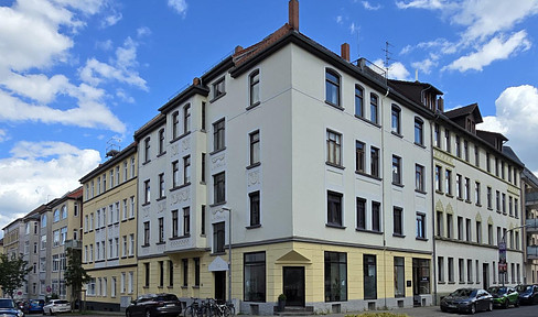 Bright and renovated 4-room apartment in an old building in the western ring area