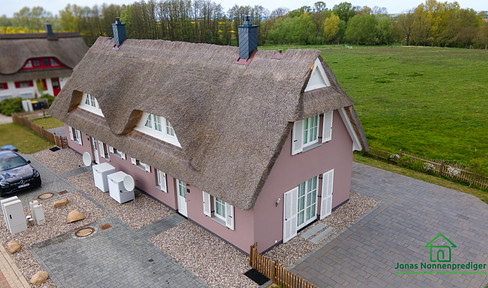 Modern semi-detached house with thatched roof and sauna on the Baltic Sea (vacation home) - buyer's commission free