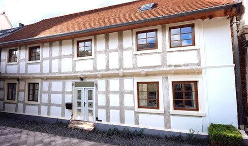 HIGHLY RENTABLE VILLA (6.7%) factor 14.9x with 8WE core refurbished at €53,000 p.a. | 30 min to Berlin