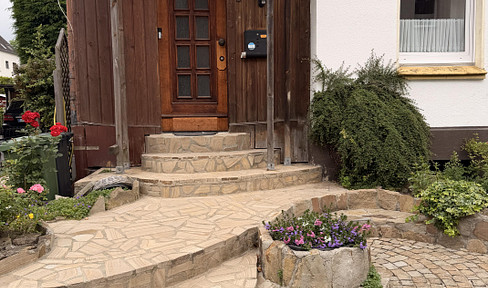 Maisonette Wohnung mit Balkon und Garten
