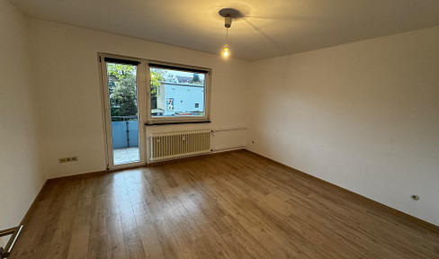 Am Woog 1-room apartment with east-facing balcony, fitted kitchen, cellar, also for students!