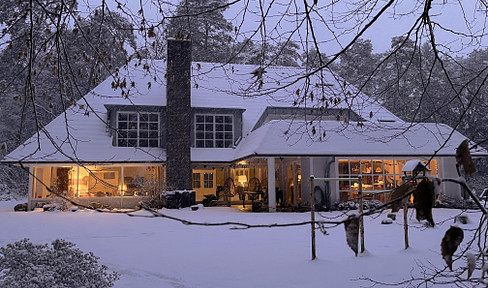 Eine Perle in der Nordheide. Kernsaniertes Landhaus für die große Familie in Bendestorf.