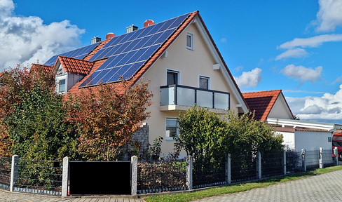 Großzügige DHH mit wunderschönem Garten, Garage, Carport und mehr...