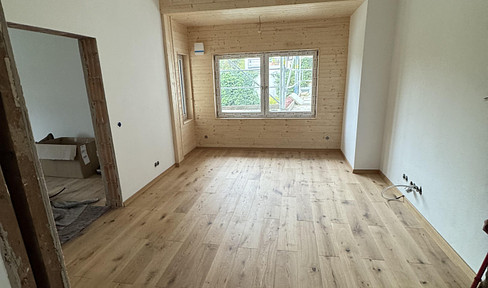 4 Zi. Wohnung mit Terrasse und eigenem Eingang