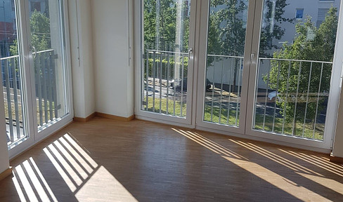 Beautiful modern very bright 4 room apartment in Leonardo-da-Vinci-Allee.