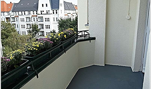 Art Nouveau old building pearl, top floor plan, guest WC, EBK, loggia, 10 min. U6 to Friedrichstr.