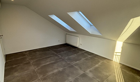 Air-conditioned attic apartment - first occupancy after refurbishment