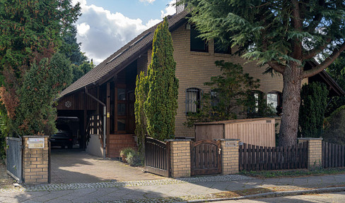 Free of commission: detached house with south/west-facing garden, 2 terraces, balcony in the middle of Berlin