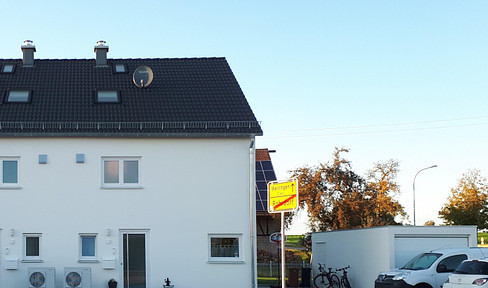 Semi-detached house with large garden