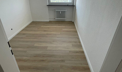 4er WG in einer 4 1/2 Zimmer Wohnung im 6. Stock