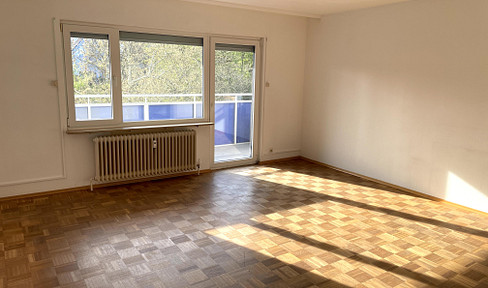 TOP location Frankfurt Bornheim | commission-free 3-room apartment with balcony 2nd floor | available immediately