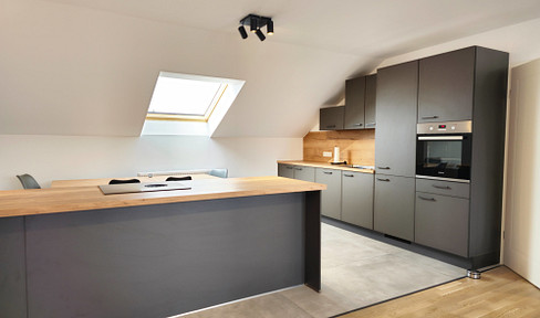 Attention investors! 5% return on a modern, newly renovated penthouse.