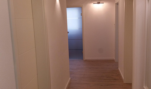 Bright 4 room apartment, completely renovated, central, quiet, green location, S-Bahn + shop only 5 min.