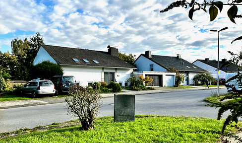 House for 1 to 2 families: detached, very flexible & solid, large plot, great potential