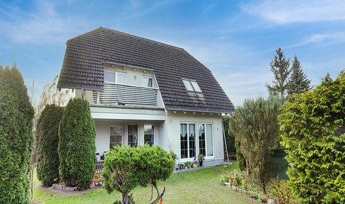 Detached house in Fredersdorf-Vogelsdorf with a view of the countryside - ideal for families