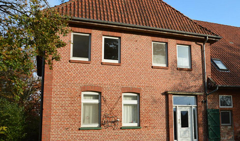 Beautiful, partially renovated farmhouse with adjoining stable