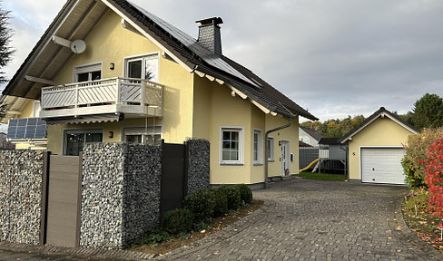 Well-maintained detached house