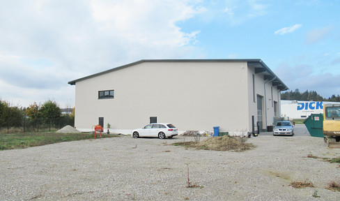 Hall half in 79787 Lauchringen Industriestr. 34 with 284m² on the ground floor + office with 133m² on the upper floor