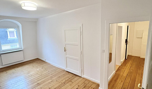 Bright and cozy old building apartment with EBK, first occupancy after renovation