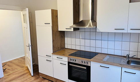 Bright, very central and with fitted kitchen: friendly 3-room apartment in Flensburg