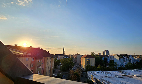 Well-maintained 2-room maisonette apartment with roof loggia in a central location in Fürth-Südstadt