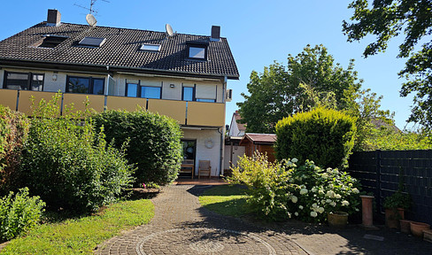 from private owner, semi-detached house, Rodgau-Jügesheim, quiet location, garden, garage etc., 1 parking space in the garden